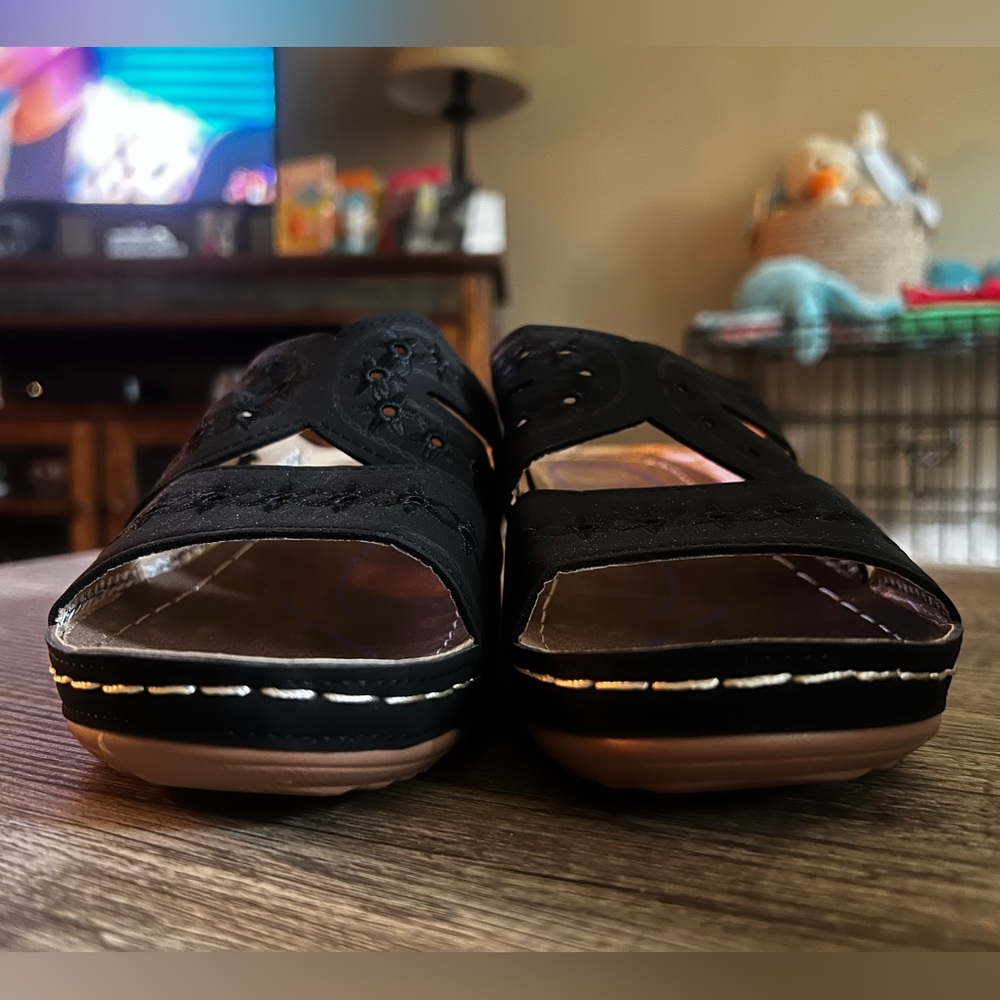 Platform Sandals - Picture 5 of 5